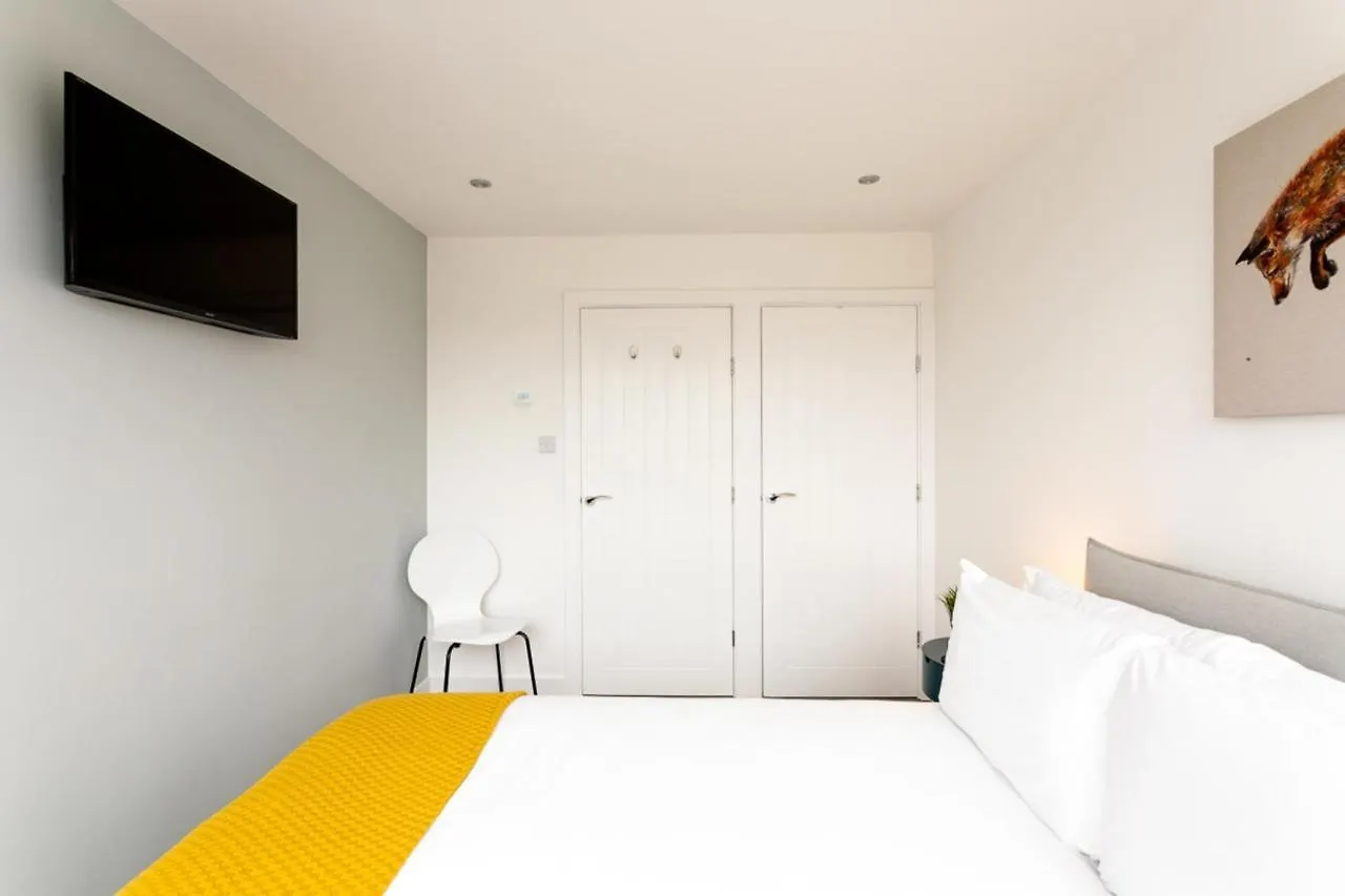 Bright London Bridge Apartment