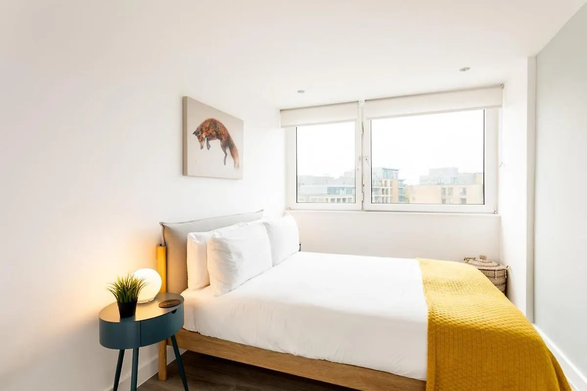 Bright London Bridge Apartment